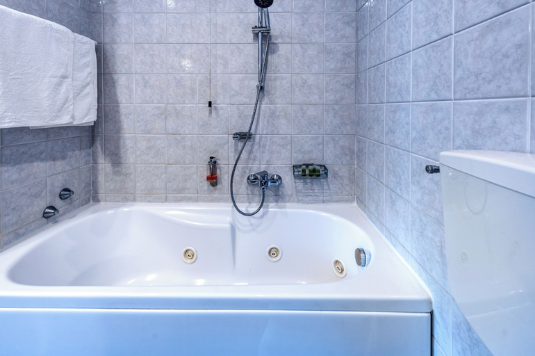 Bathroom 5, Barsotti Hotel, Brindisi
