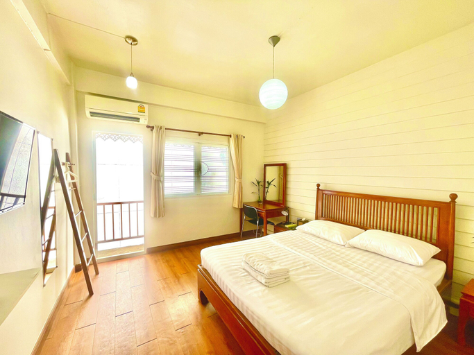 Bedroom 30