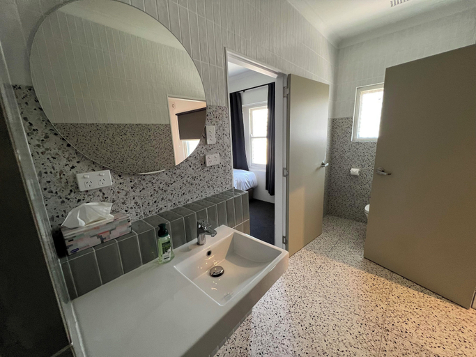 Bathroom 4