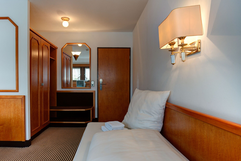 Bedroom 3, Hotel Stern by EMPA, Ulm