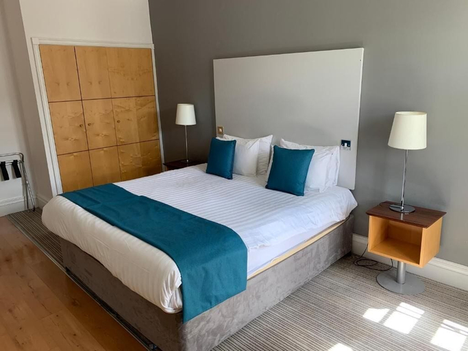Bedroom 3, The Angel Hotel, Cardiff