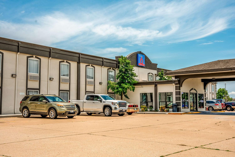 Exterior & Views 2, Studio 6 Claremore, OK, Rogers
