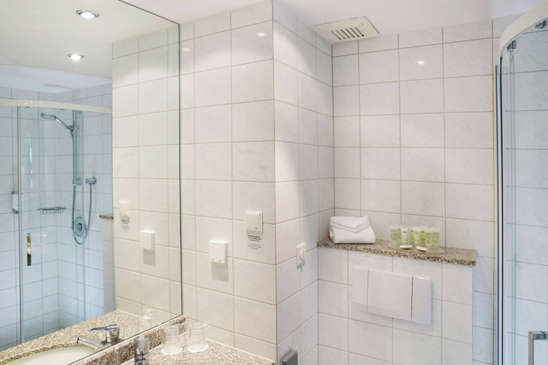 Bathroom 5, Courtyard by Marriott Dresden, Dresden