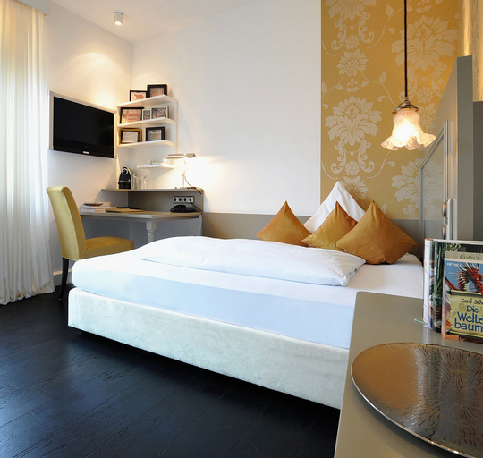 Bedroom 4, Villa Mittermeier Hotellerie & Restaurant, Ansbach