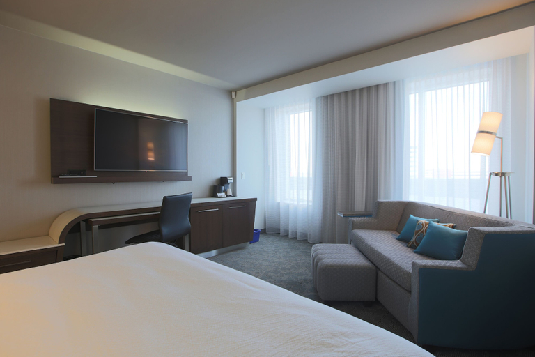 Bedroom 4, Courtyard by Marriott Montreal Brossard, Champlain