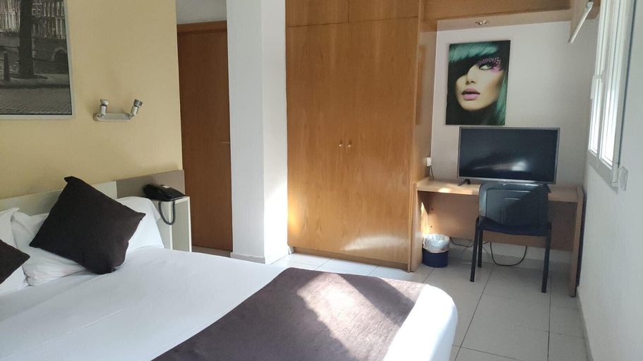 Bedroom 4, Hotel Travessera, Barcelona