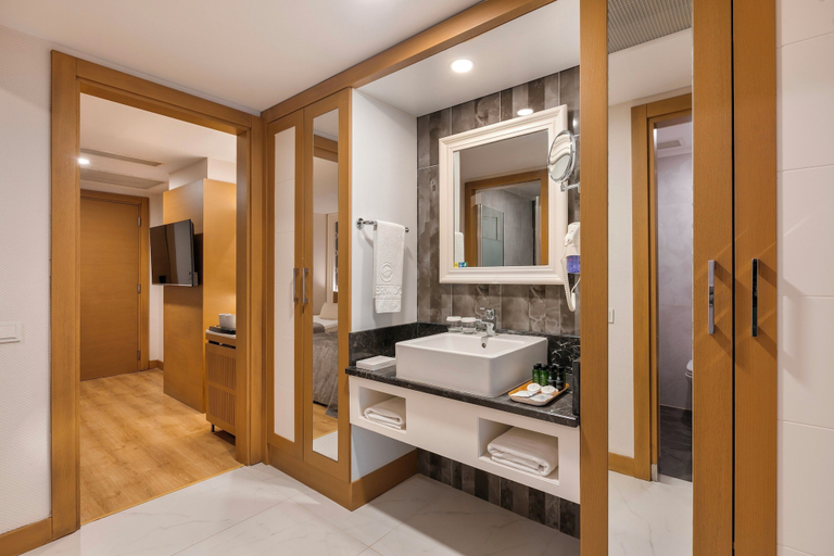 Bathroom 4, Sherwood Exclusive Lara, All Inclusive, Antalya