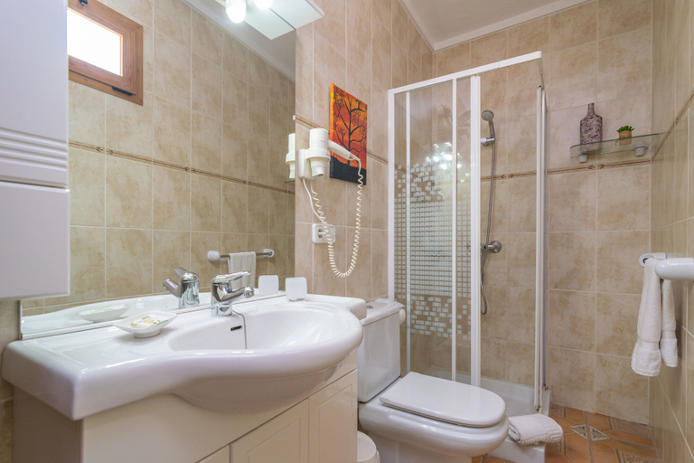 Room 3, Ca Sa Nina in Inca With 3 Bedrooms and 4 Bathrooms, Baleares
