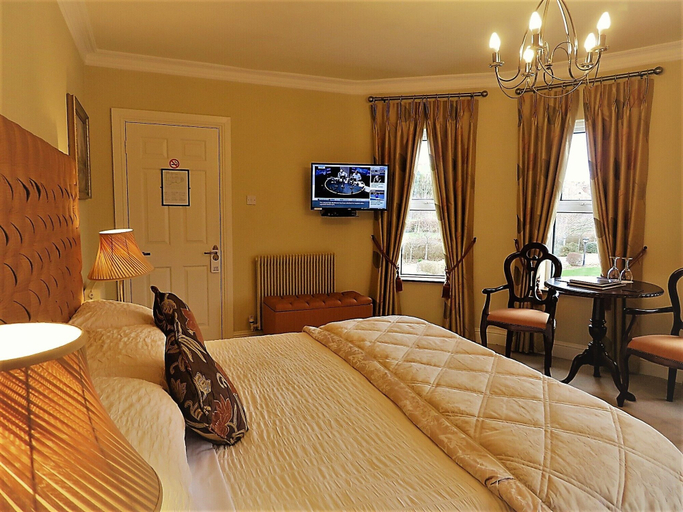 Others 5, Brook Manor Lodge