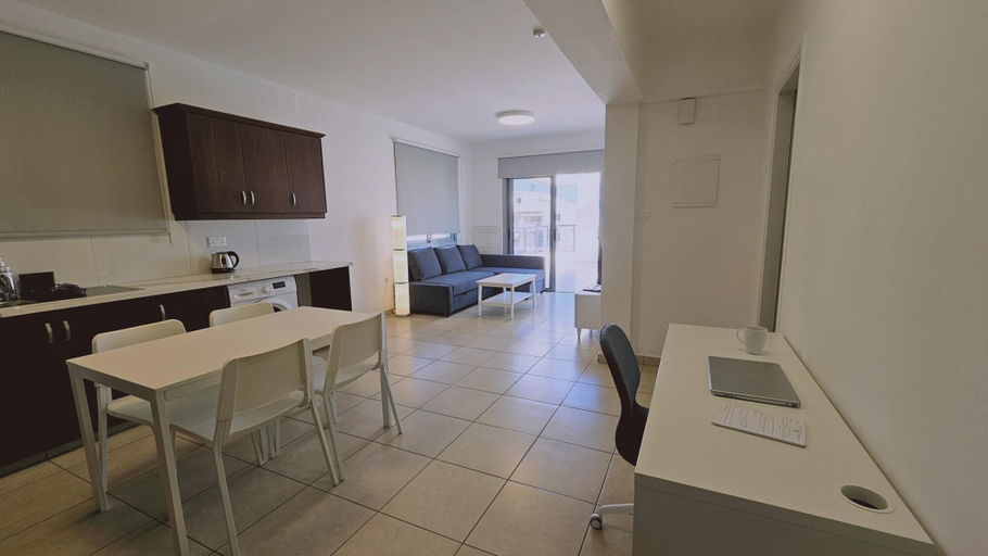 Room 3, 64 LCA - Stay Skyline Nest, Larnaca