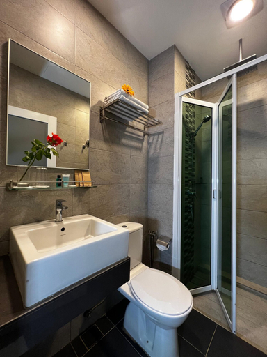 Bathroom 7