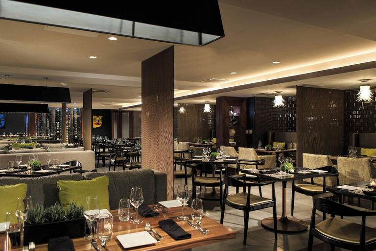 Food & Drinks 5, Renaissance Cincinnati Downtown Hotel, Hamilton
