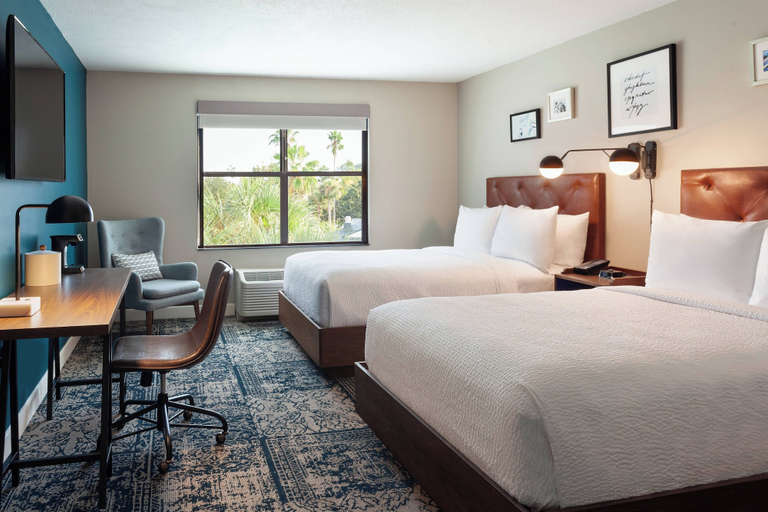 Bedroom 3, Four Points by Sheraton Orlando Convention Center, Orange