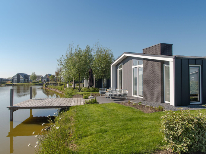 Others 5, Chalet in Zeeland with Sauna by the Water, Kapelle