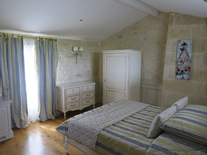 Bedroom 4, Château la Rose Perriere, Gironde