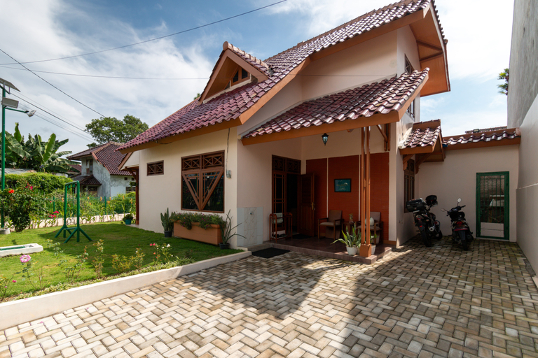 Belgareti Modern Ethnic House Cipanas Puncak, Bogor