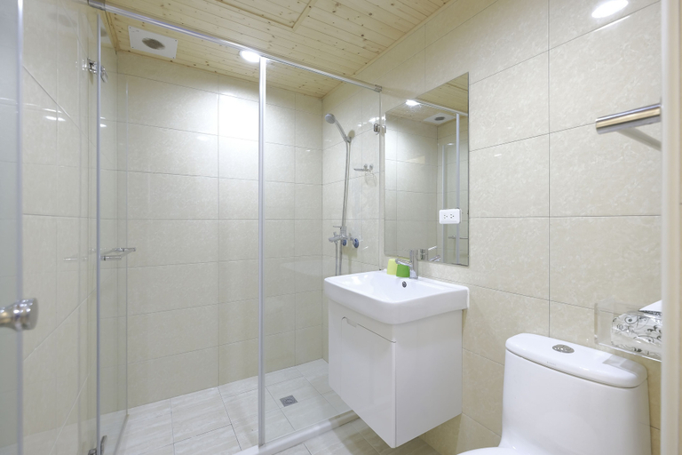 Bathroom 5, LJ hotel, Kaohsiung