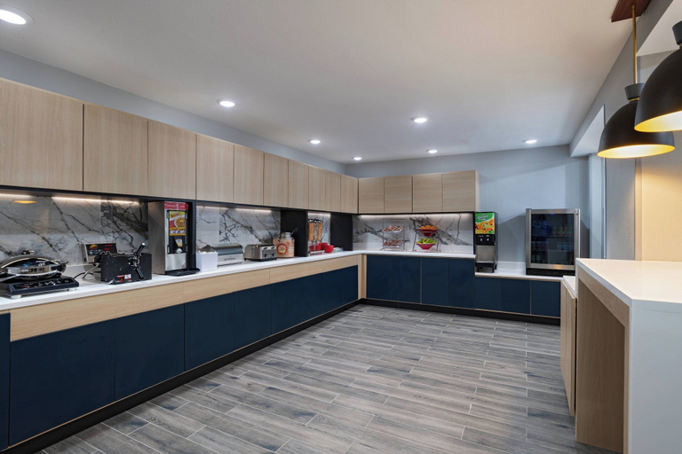 Food & Drinks 4, TownePlace Suites by Marriott Baton Rouge South, East Baton Rouge