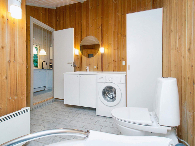 Bathroom 3, 8 Person Holiday Home in Melby-by Traum, Halsnæs