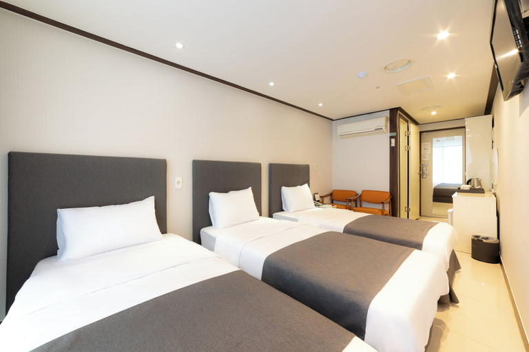 Bedroom 8