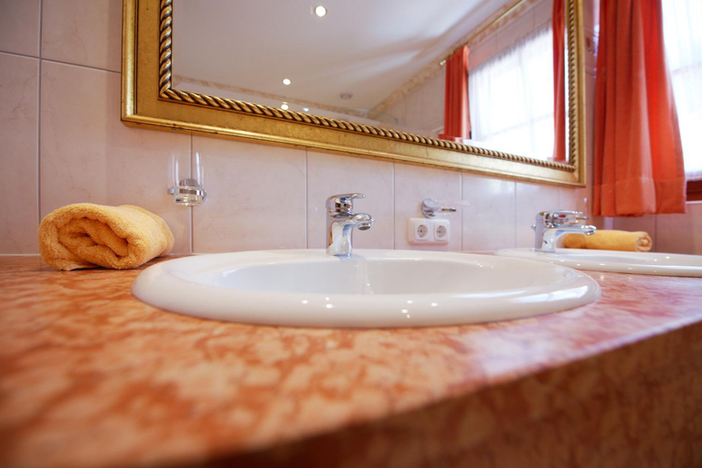 Bathroom, Hollboden, Landeck