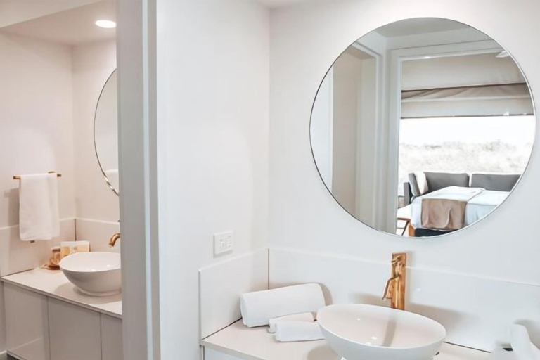 Bathroom 18
