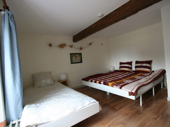 Bedroom 4, Winenne Home With Hot Tub, Namur
