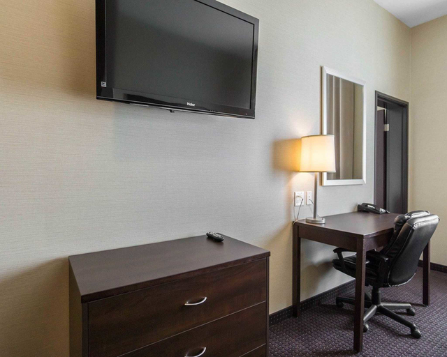 Others 4, Comfort Inn & Suites Fox Creek, Division No. 18