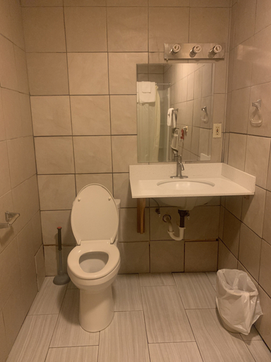 Bathroom 4, River Inn Motel, McHenry
