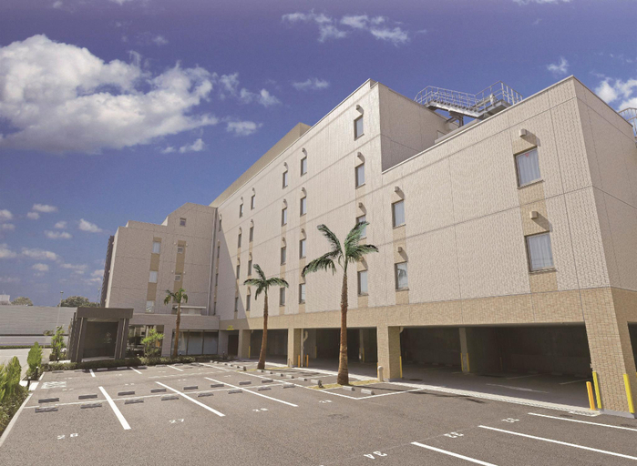 Exterior 3