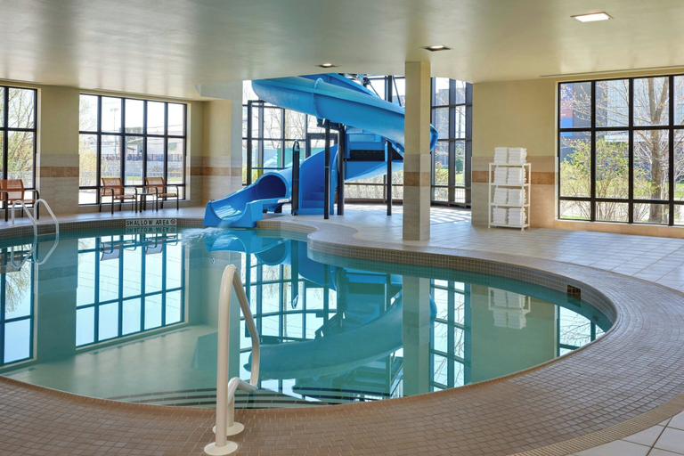 Sport & Beauty, Courtyard by Marriott Kingston Highway 401/Division Street, Frontenac