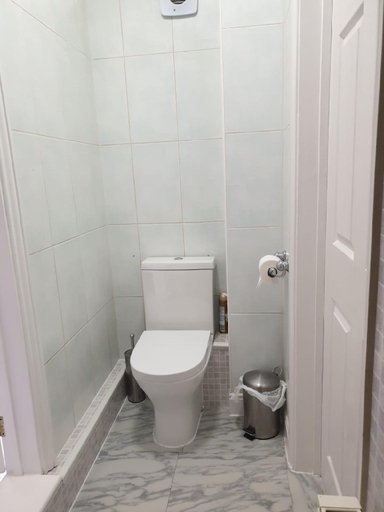 Others 5, Private room in home in Marks Tey, United Kingdom, Essex