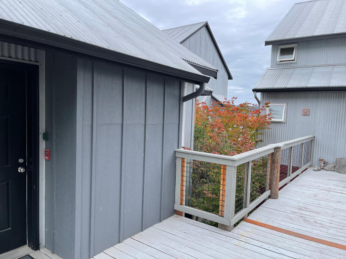 Exterior & Views 1, BOATYARRD Inn # 9, Island