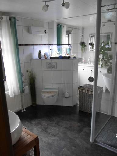 Others 3, Eva's Home, Ahrweiler