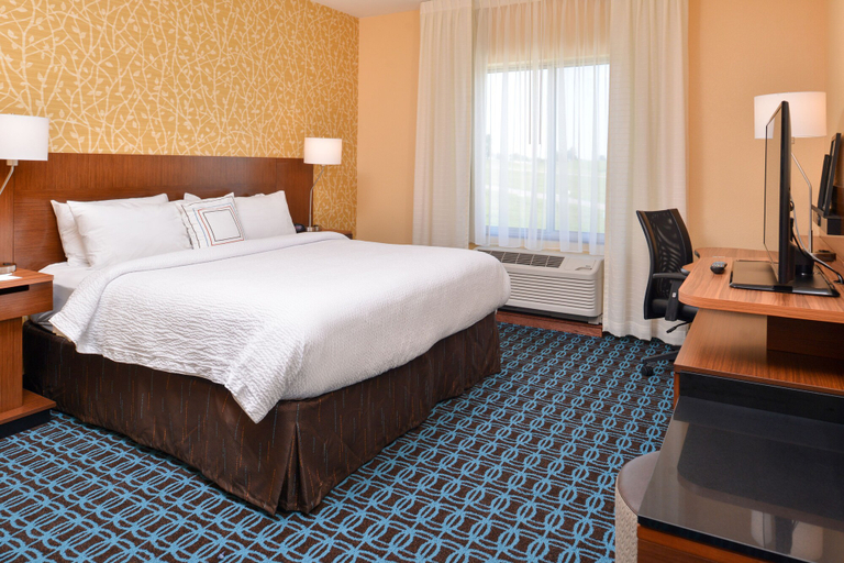 Bedroom 2, Fairfield Inn & Suites by Marriott St. Joseph, Buchanan