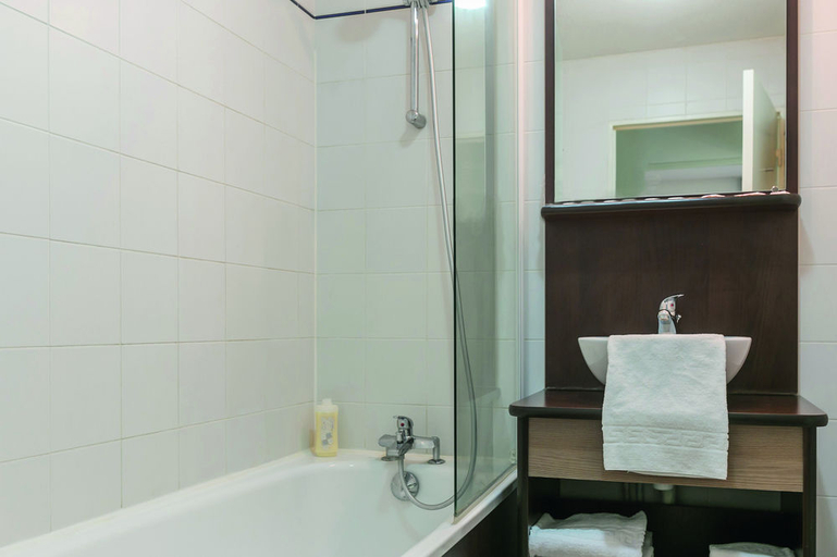 Bedroom 4, Appart'City Classic Angoulême Centre, Charente