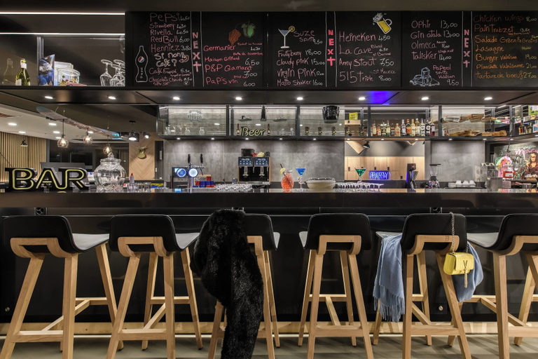 Food & Drinks 4, Moxy Sion, Sion