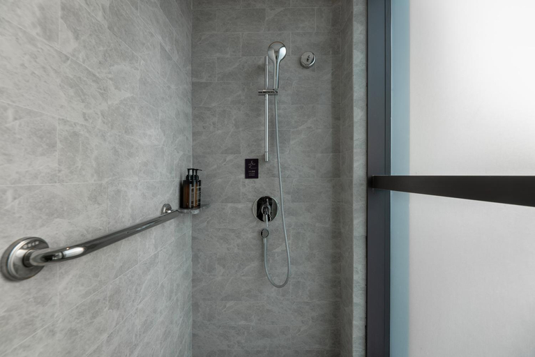 Bathroom 3, UrCove by Hyatt Xi'an Hi-Tech CROSS Wanxianghui, Xi'an