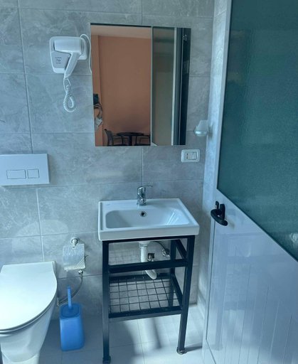 2, DEOR Hotel, Lezhës