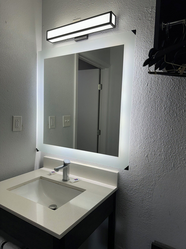 Bathroom 3, Motel 6 Brookhaven, MS, Lincoln