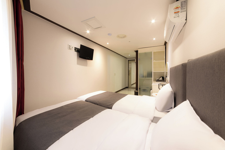 Bedroom 5