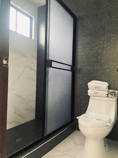 Bathroom 3, Hotel San Juan Inn, Tijuana