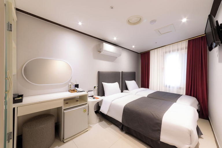 Bedroom 6