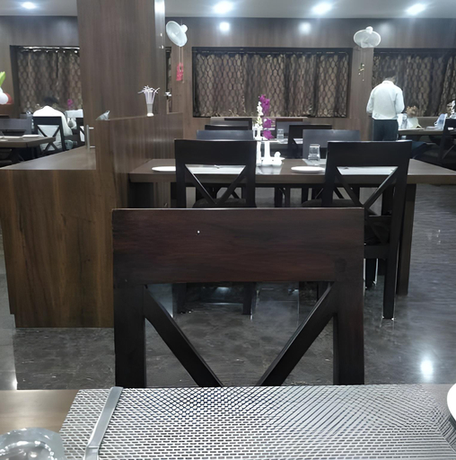 Others 4, Hotel Tridev, Shahdol