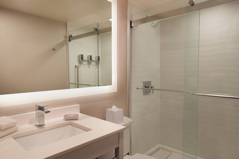 Bathroom 5, Four Points by Sheraton Hamilton - Stoney Creek, Hamilton