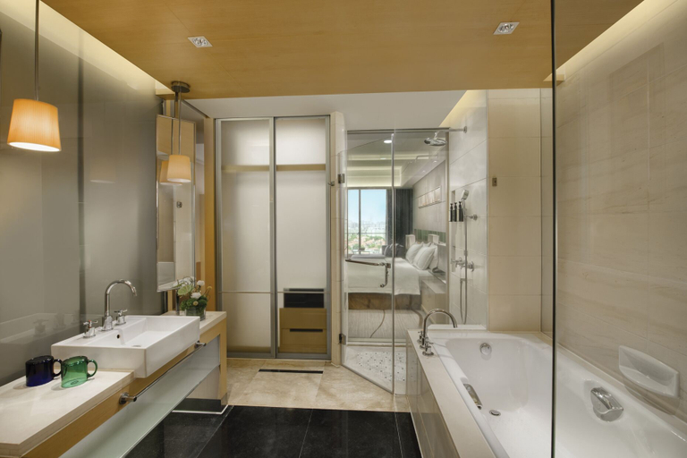 Bathroom 5, Royal Garden Hotel, Dongguan