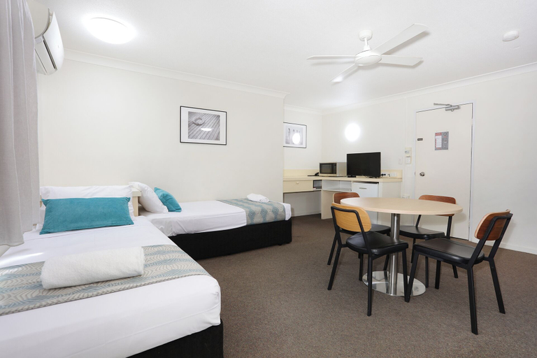 Bedroom 3, Southport Motel & Apartments, Gold Coast