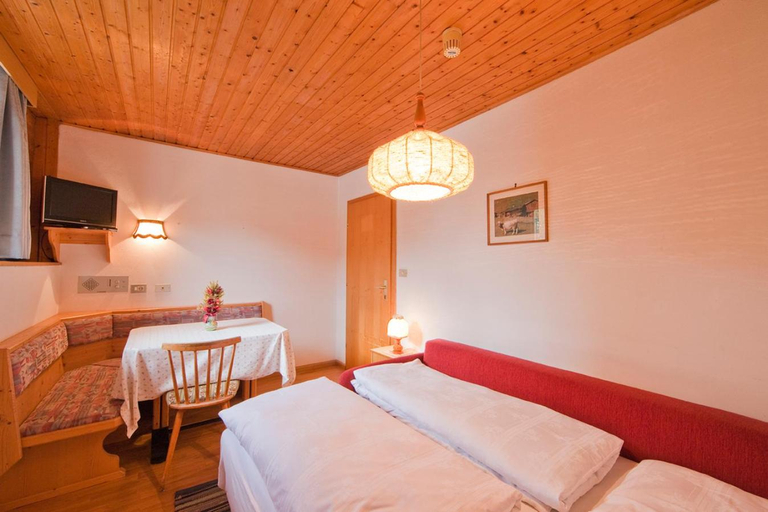 Bedroom 2, Hotel Rainegg, Bolzano