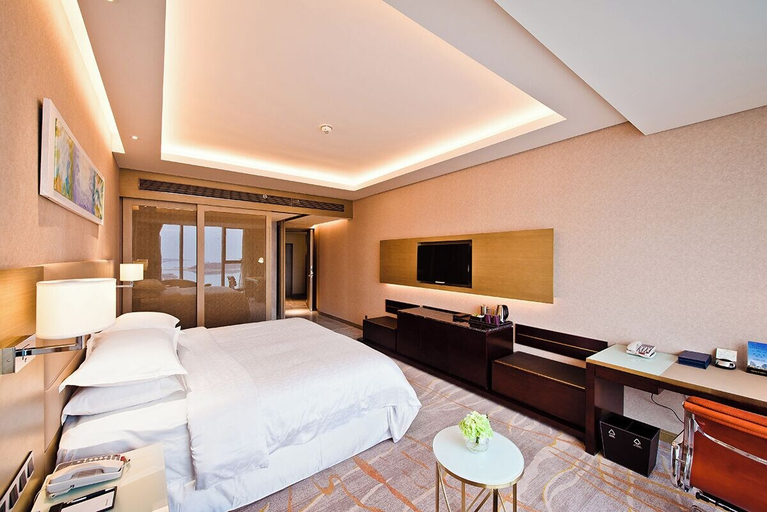 Bedroom 4, Sheraton Qingdao West Coast, Qingdao