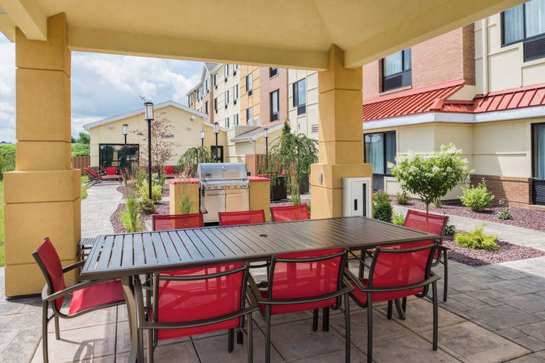 Food & Drinks 5, TownePlace Suites by Marriott New Hartford, Oneida